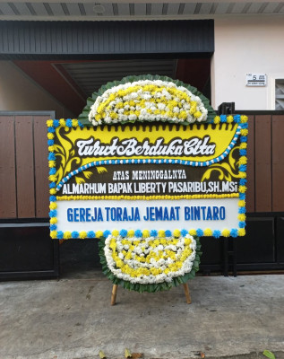 Papan Bunga Duka di Lahewa