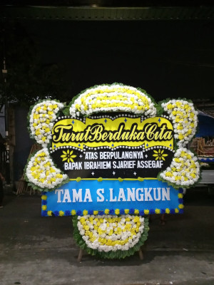 Papan Bunga Duka di Lahewa